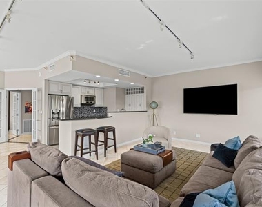 3030 Mckinney Avenue - Photo Thumbnail 3