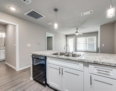 6108 Abrams Road - Photo Thumbnail 4