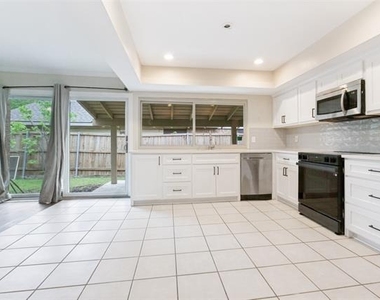 3401 High Plateau Drive - Photo Thumbnail 6