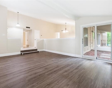 3401 High Plateau Drive - Photo Thumbnail 11