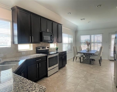 1801 Brownwood Boulevard - Photo Thumbnail 2