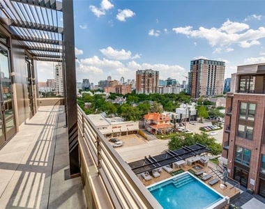 2929 Oak Lawn Avenue - Photo Thumbnail 10
