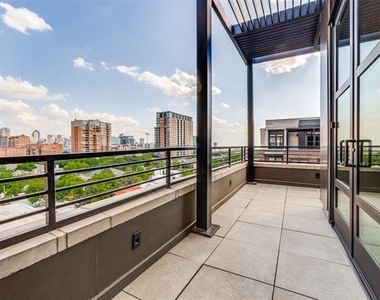 2929 Oak Lawn Avenue - Photo Thumbnail 5