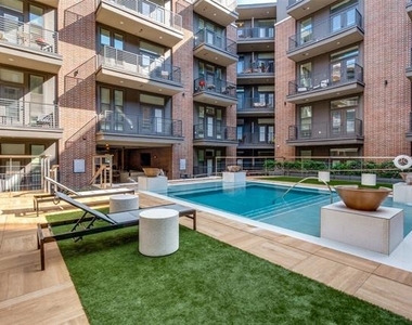 2929 Oak Lawn Avenue - Photo Thumbnail 23