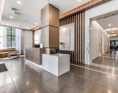 2929 Oak Lawn Avenue - Photo Thumbnail 30