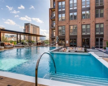 2929 Oak Lawn Avenue - Photo Thumbnail 18