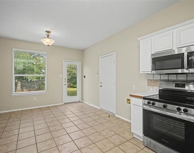 8401 Tribute Lane - Photo Thumbnail 12