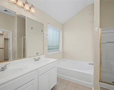 8401 Tribute Lane - Photo Thumbnail 15