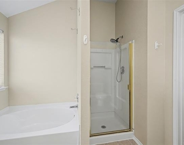 8401 Tribute Lane - Photo Thumbnail 16