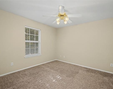8401 Tribute Lane - Photo Thumbnail 19