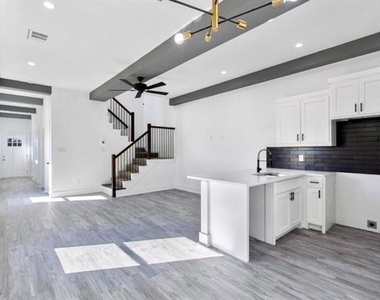 2113 Wright Street - Photo Thumbnail 1