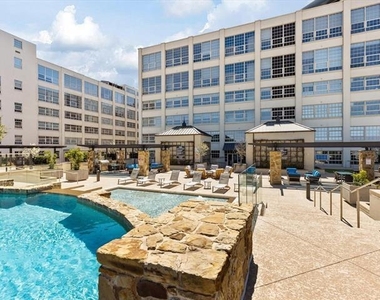 2600 W 7th Street - Photo Thumbnail 1