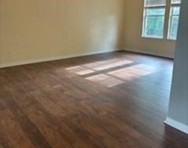 4205 Stone Haven Drive - Photo Thumbnail 2