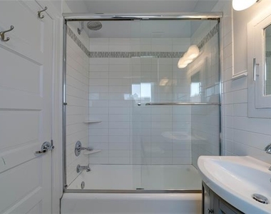 703 W Magnolia Avenue - Photo Thumbnail 16