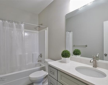 5433 Fallbrook Drive - Photo Thumbnail 19