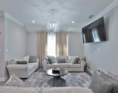 5433 Fallbrook Drive - Photo Thumbnail 8