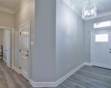 5433 Fallbrook Drive - Photo Thumbnail 29