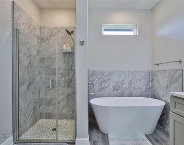 5433 Fallbrook Drive - Photo Thumbnail 14