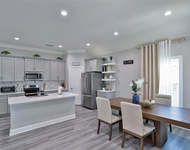 5433 Fallbrook Drive - Photo Thumbnail 5