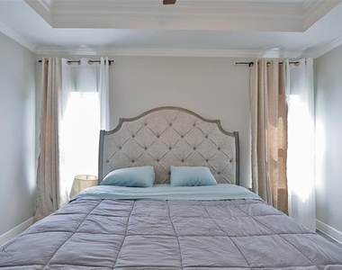 5433 Fallbrook Drive - Photo Thumbnail 11