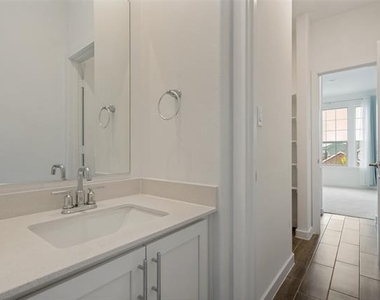 108 Invermore - Photo Thumbnail 10