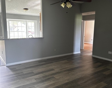 1021 Sw Dubois Avenue - Photo Thumbnail 8