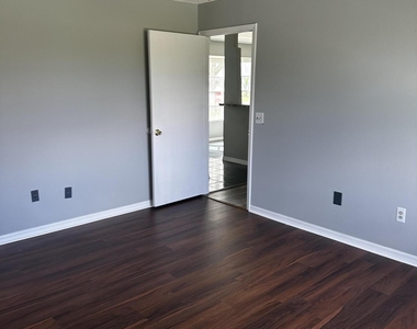 1021 Sw Dubois Avenue - Photo Thumbnail 6