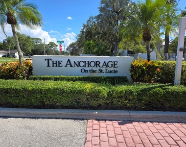 2512 Se Anchorage Cove - Photo Thumbnail 1