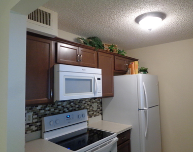 2512 Se Anchorage Cove - Photo Thumbnail 8