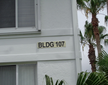 2512 Se Anchorage Cove - Photo Thumbnail 2