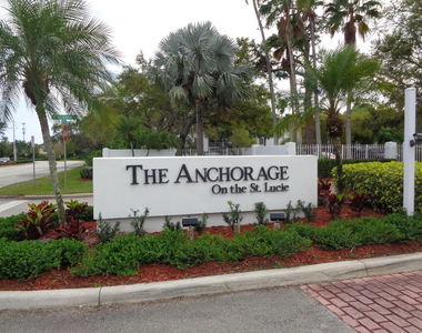 2512 Se Anchorage Cove - Photo Thumbnail 1