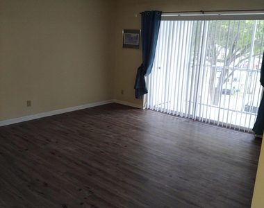 2512 Se Anchorage Cove - Photo Thumbnail 4