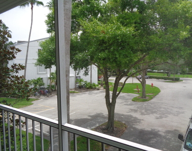 2512 Se Anchorage Cove - Photo Thumbnail 17