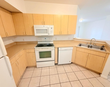 1302 Belmont Lane - Photo Thumbnail 4