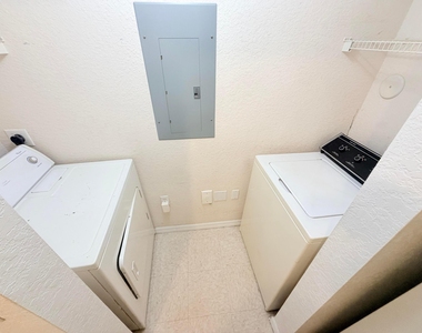 1302 Belmont Lane - Photo Thumbnail 10