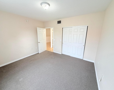 1302 Belmont Lane - Photo Thumbnail 8