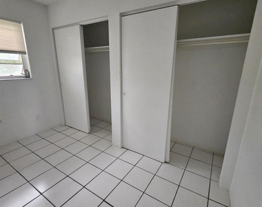 1150 Ne 17th Court - Photo Thumbnail 2
