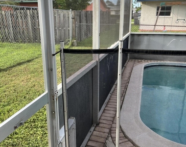 11421 Nw 39th Place - Photo Thumbnail 17
