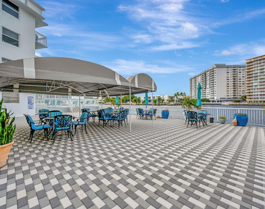 1913 S Ocean Drive - Photo Thumbnail 30