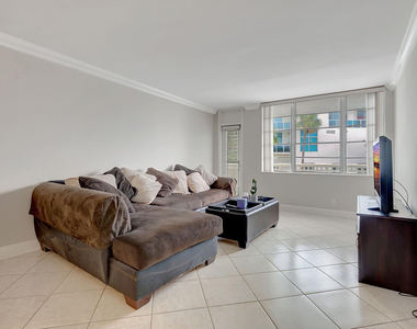 1913 S Ocean Drive - Photo Thumbnail 3