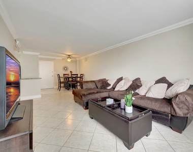 1913 S Ocean Drive - Photo Thumbnail 12
