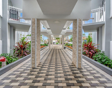 1913 S Ocean Drive - Photo Thumbnail 32