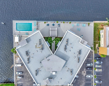 1913 S Ocean Drive - Photo Thumbnail 45