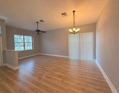 10372 Old Winston Court - Photo Thumbnail 3