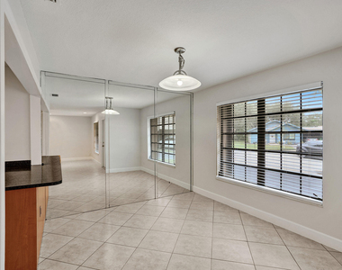 3747 E Valley Green Drive - Photo Thumbnail 9