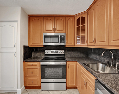 3747 E Valley Green Drive - Photo Thumbnail 7