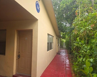 3800 Sw 2nd Court - Photo Thumbnail 2