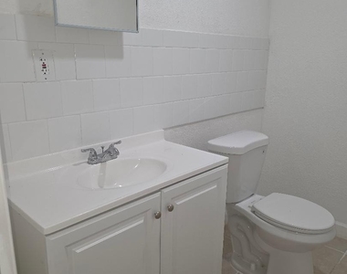 3800 Sw 2nd Court - Photo Thumbnail 10