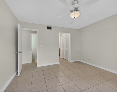 6521 Bay Club Drive - Photo Thumbnail 3