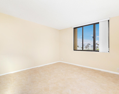 400 Ocean Trail Way - Photo Thumbnail 15